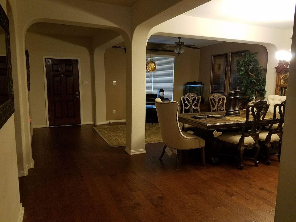 2nd image of 1711 Westmeadow Trl