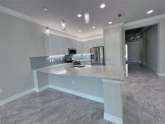 5th image of 4129 Amelia Way