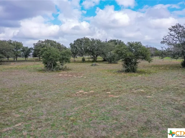 Battle Dr, Goliad, TX 77963