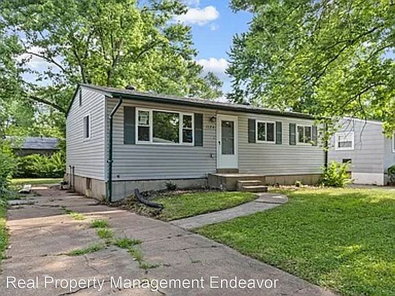 3rd image of 1124 Baron Ave