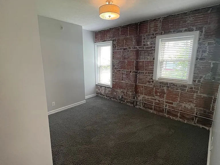 528 S 29th St — Photo 31