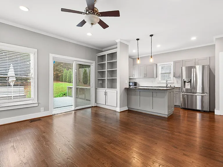 2801 Arborcrest Dr — Photo 6