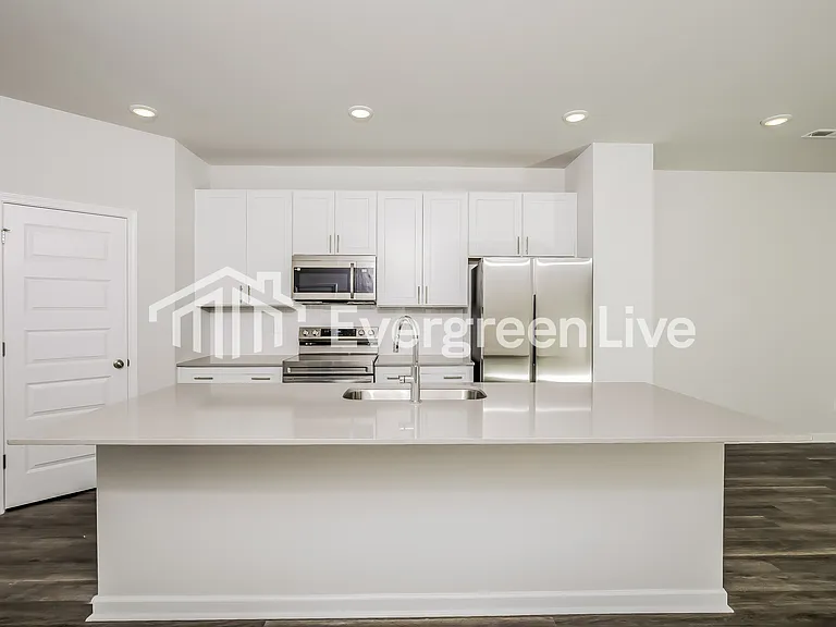 1014 Postmaster Ln — Photo 3