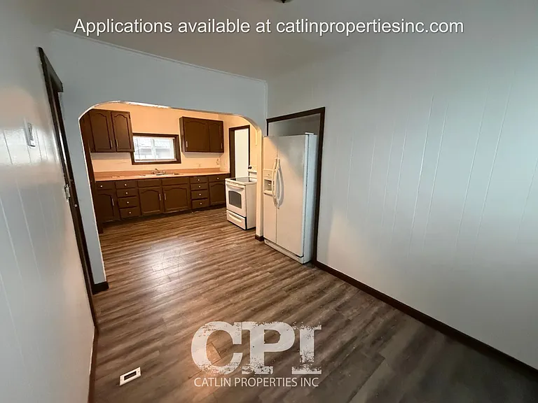 305 Rosewood St — Photo 7