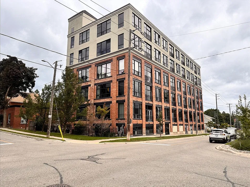 120 Mansion St #401