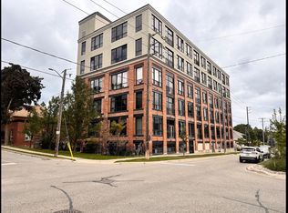 120 Mansion St #401, Kitchener, ON N2H 0A1