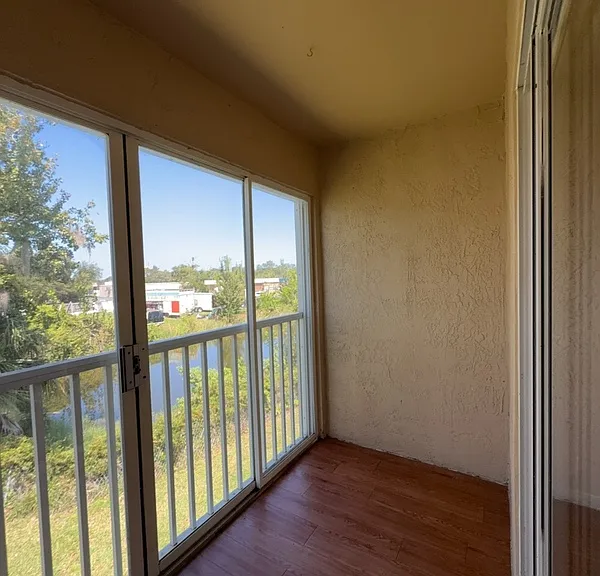 1915 Schlotter Cir #206 — Photo 30