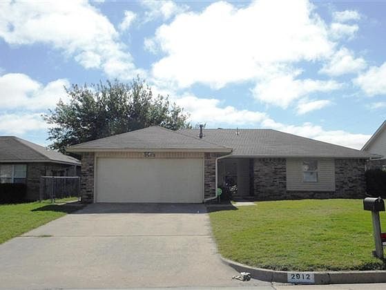 1st image of 2912 Lindsay Ln