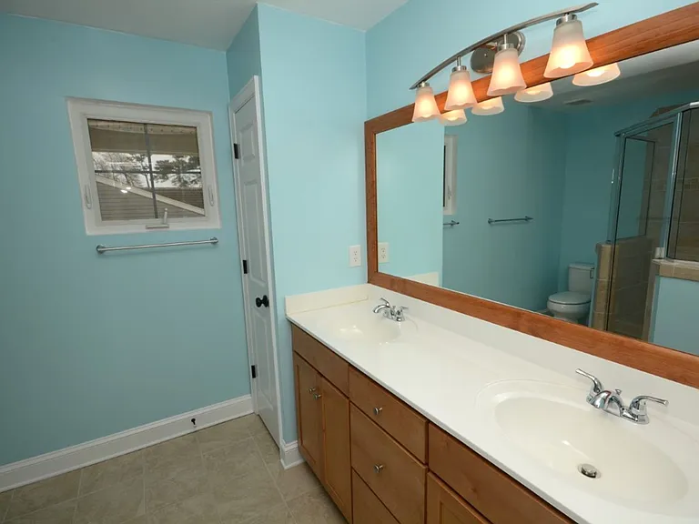 2216 E Berrie Cir — Photo 21
