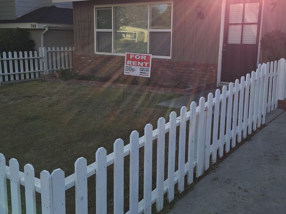 1st image of 711 Poinsettia Avenue Corona Del Mnr #1/2
