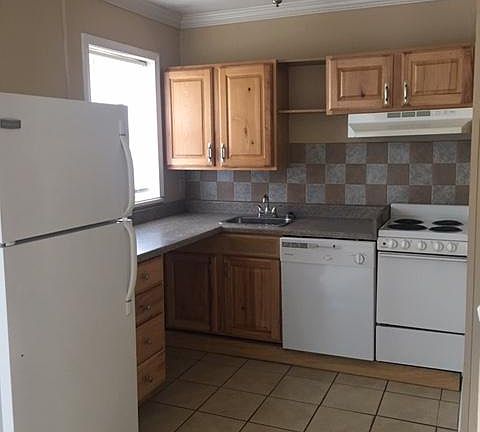 2nd image of 1106 Lark St APT 11