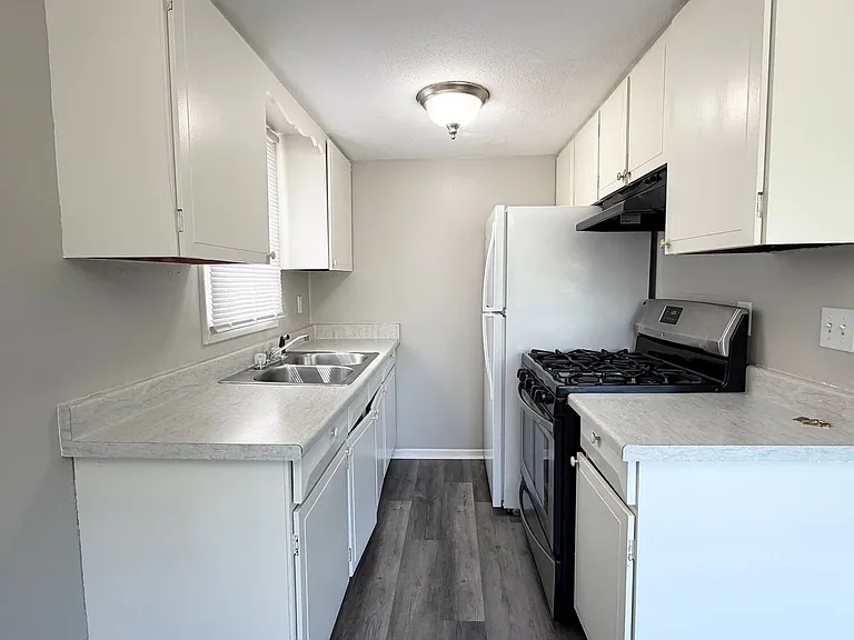 Powderhorn Park Apartments — Photo 24