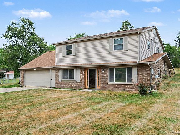 2nd image of 2451 Valleylane Dr