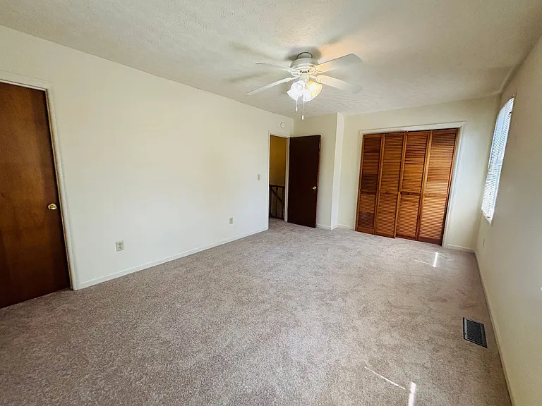 1707 Emerald St — Photo 11