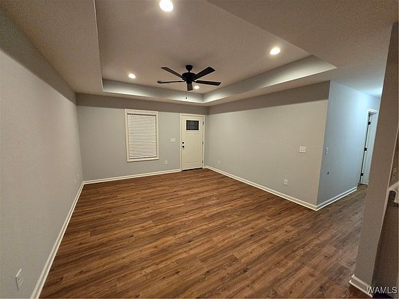 4th image of 154 Raintree St