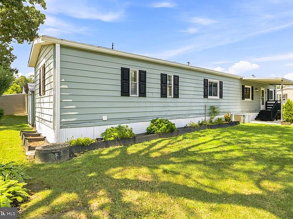 3rd image of 113 Jasmine Ln