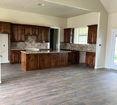 4th image of 218 Cammie Dr