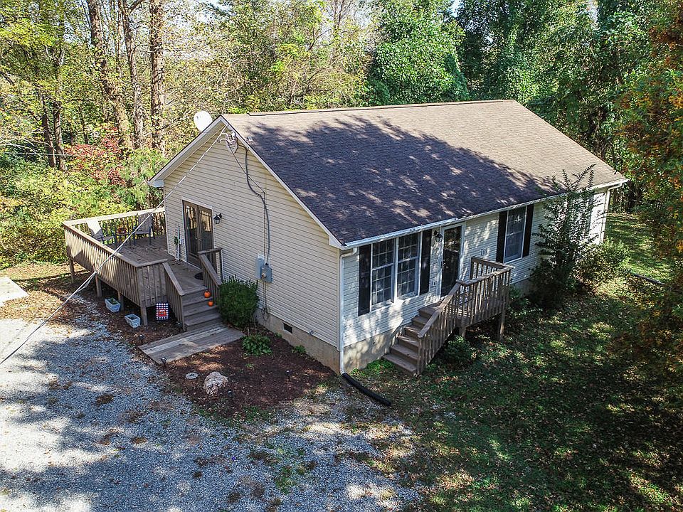 1st image of 140 Oakwood Dr