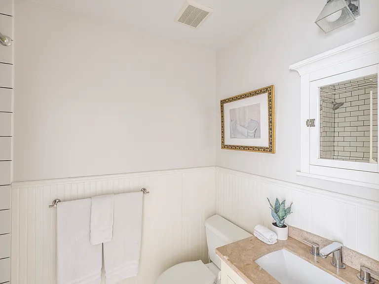 519 N Main St — Photo 15