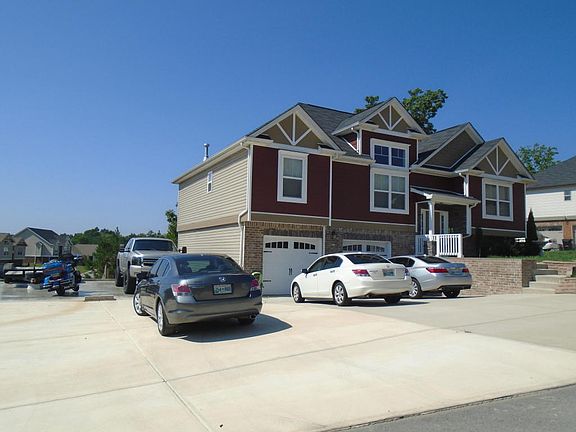 2nd image of 1096 Jonas Dr #128