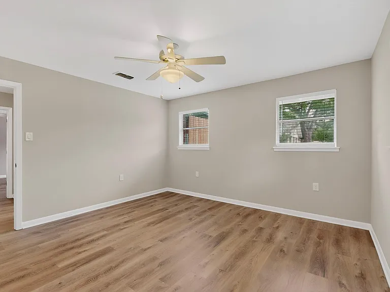 11903 Mustang Chase — Photo 19