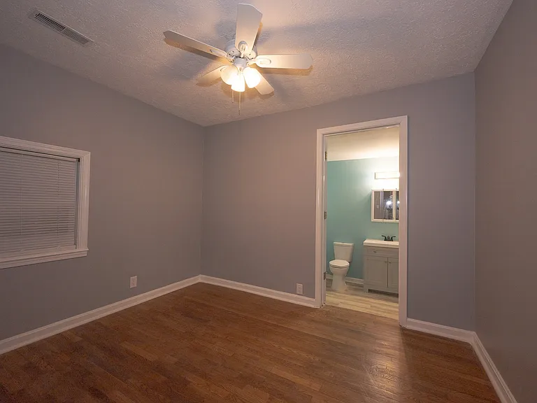 538 Norton Ave — Photo 17