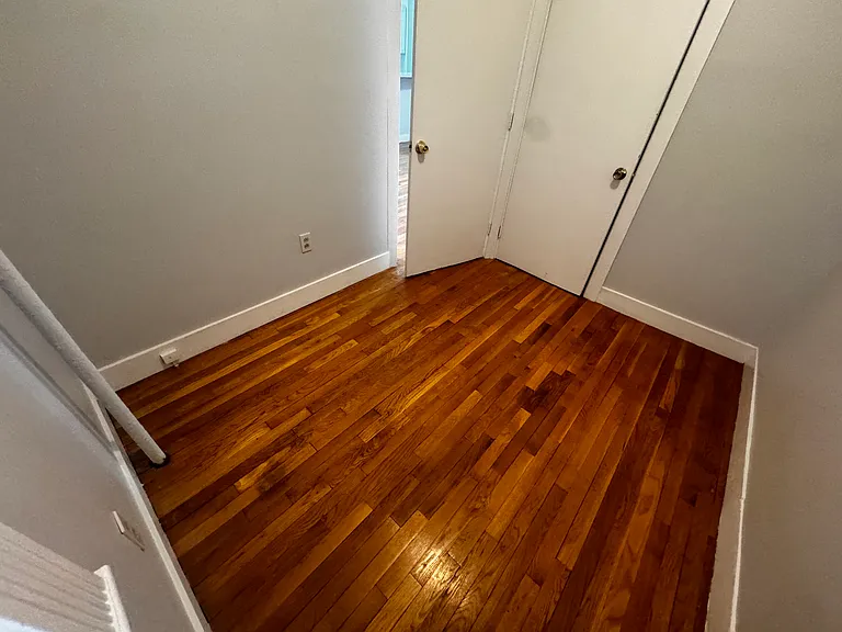 31 Orkney Rd #5 — Photo 12