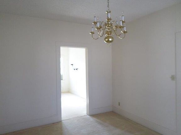 5th image of 810 N Taylor Ave
