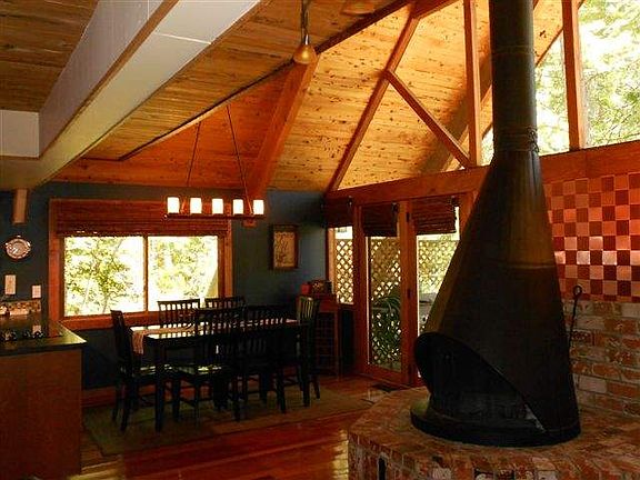 2nd image of 315 Grouse Dr