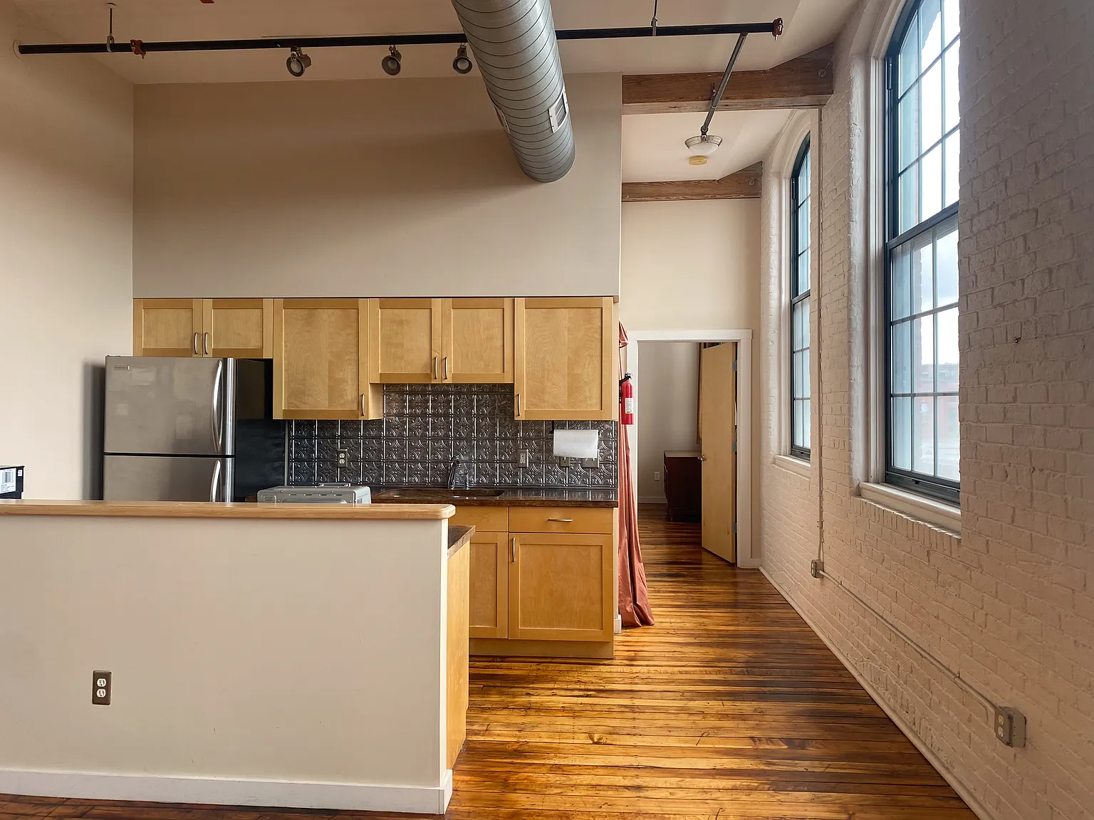 1 bed, 980 sqft, $2,100 — Photo 4