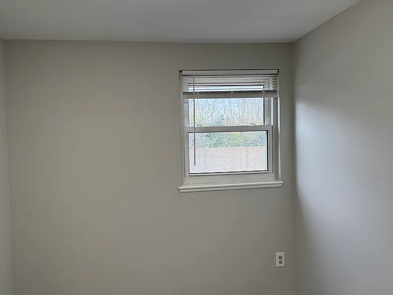 1113 Regina Dr — Photo 2