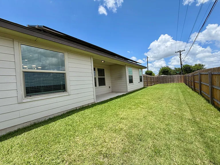 829 Ibis Falls Loop — Photo 1