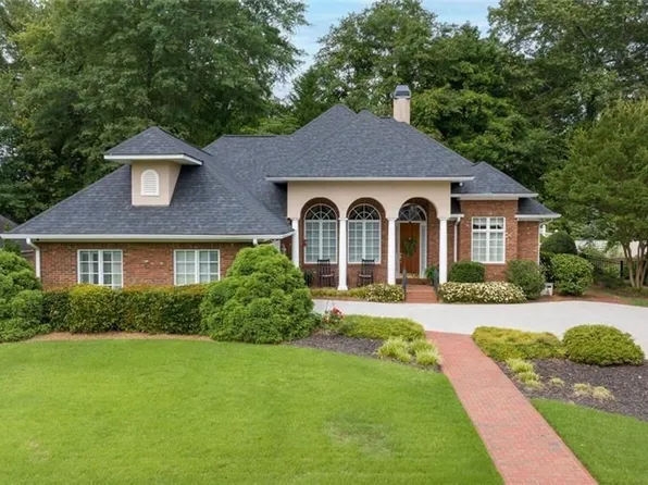 311 Vinings Walk NW, Gainesville, GA 30501