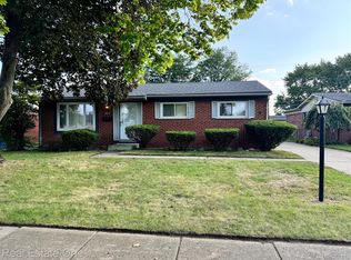 38237 Summers St, Livonia, MI 48154