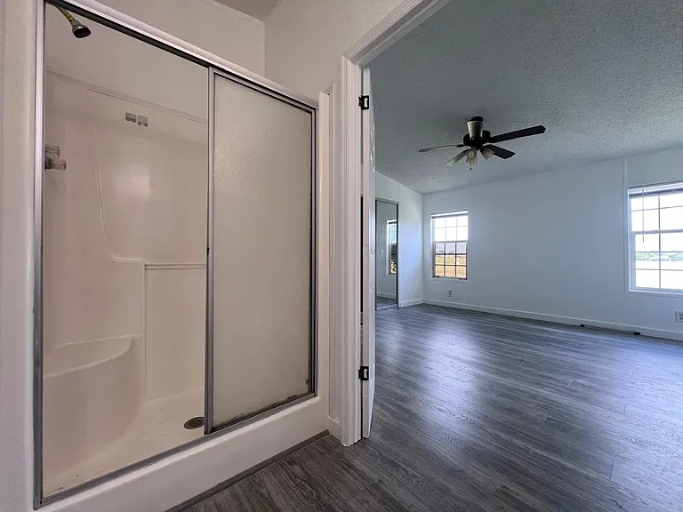 905 Edgar Ct — Photo 17