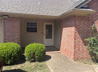 1213 S 41st Cir, Fort Smith, AR 72903