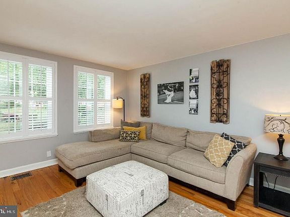 3rd image of 3445 S Stafford St #A