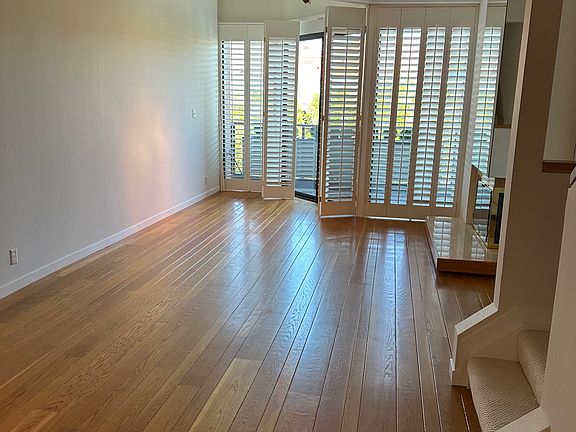 4th image of 101 Lombard St APT 106E