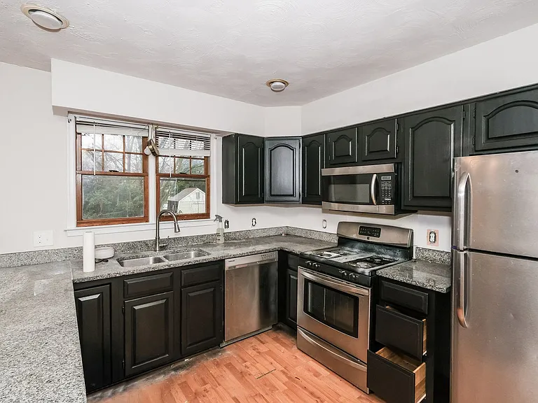 6919 Taylor Manor Ave — Photo 19