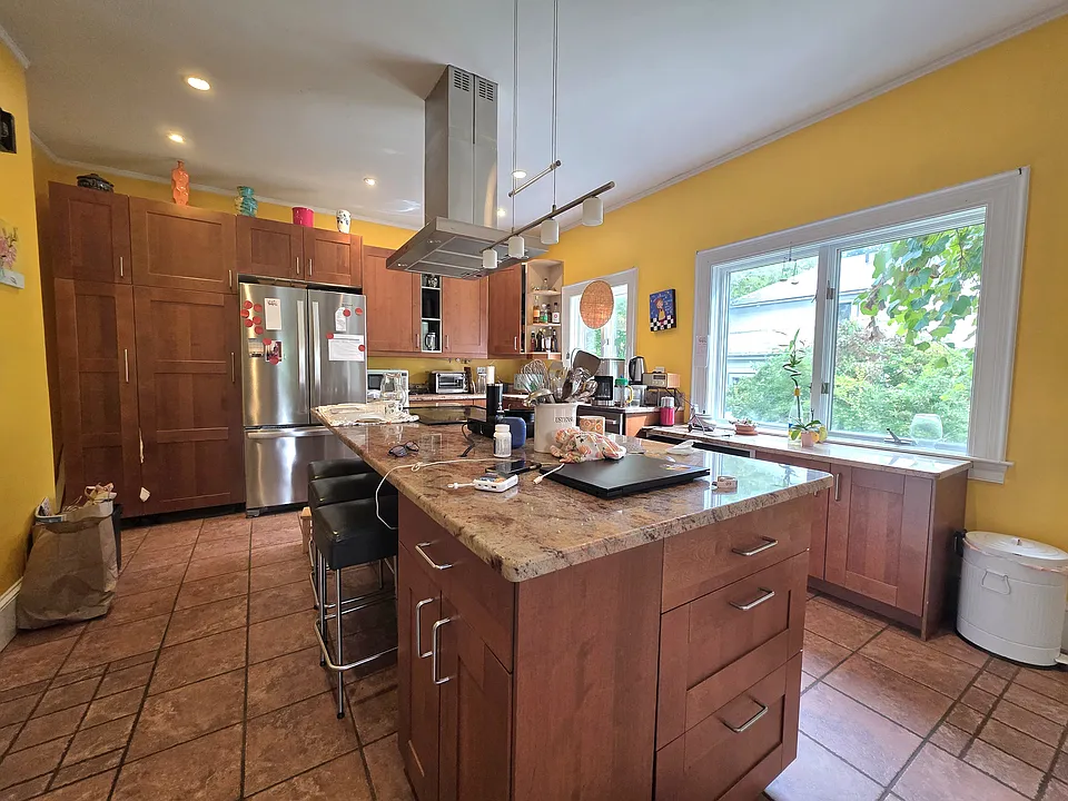 45-47 Barnard Ave #2A