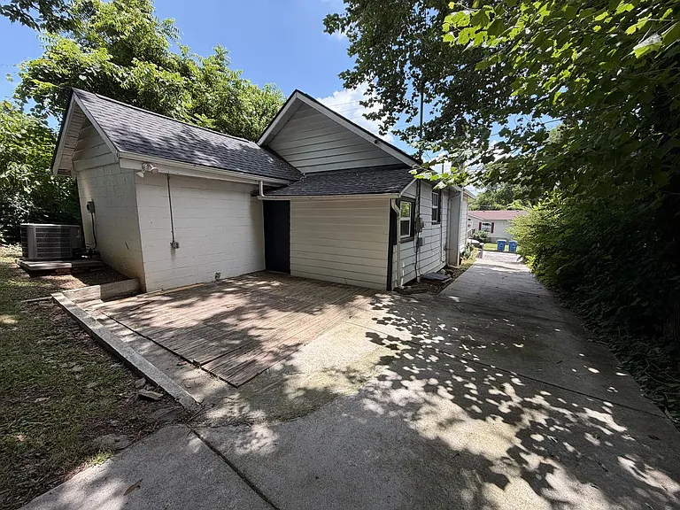 206 Olive St — Photo 13
