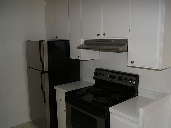 2nd image of 185 Sierra Dr APT 207