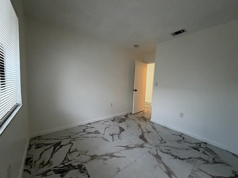20057 SW 88th Ct #20057 — Photo 6
