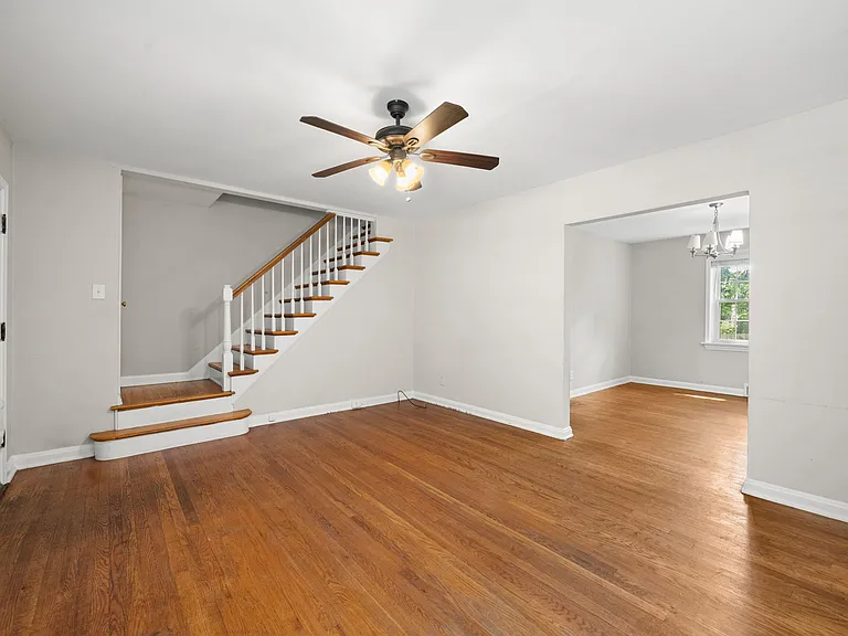 1010 Sanford Ave #1 — Photo 2