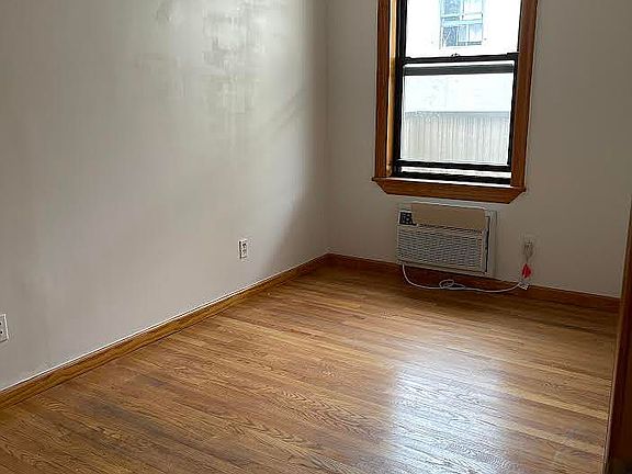 5th image of 329 Broome St #5