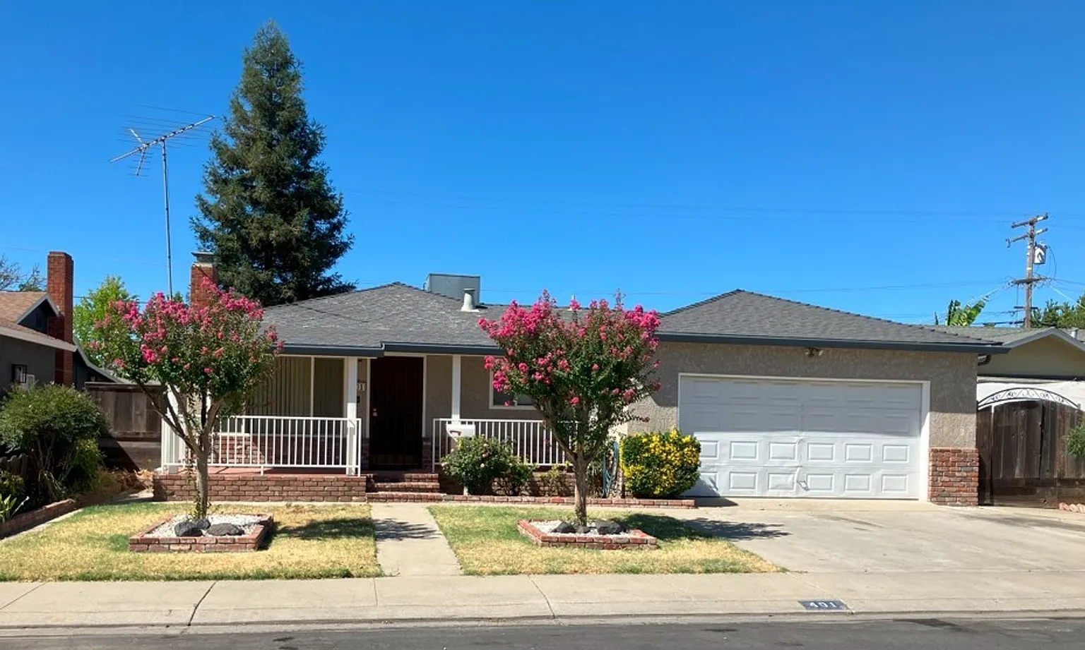 401 Ryan Ave photo 1