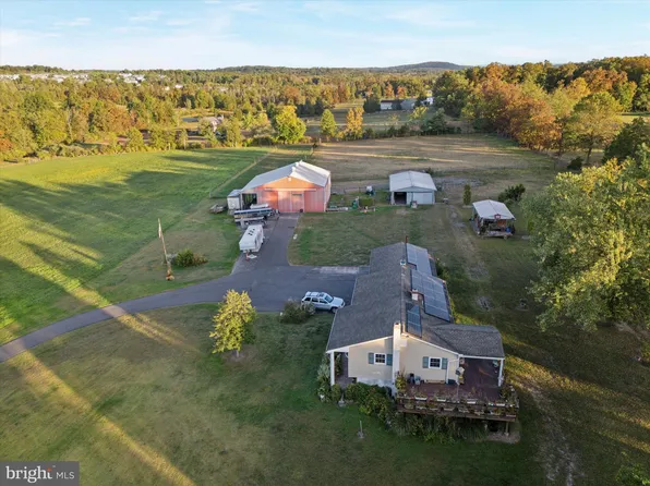 1036 Perkiomenville Rd, Perkiomenville, PA 18074