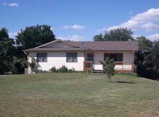 408 Hillside Dr, Thayer, KS 66776