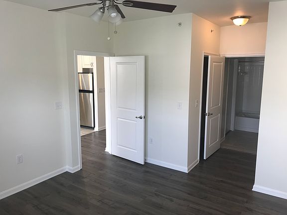 5th image of 2665 Prosperity Ave APT 405