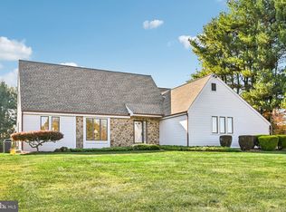 8 Kent Dr, Hockessin, DE 19707